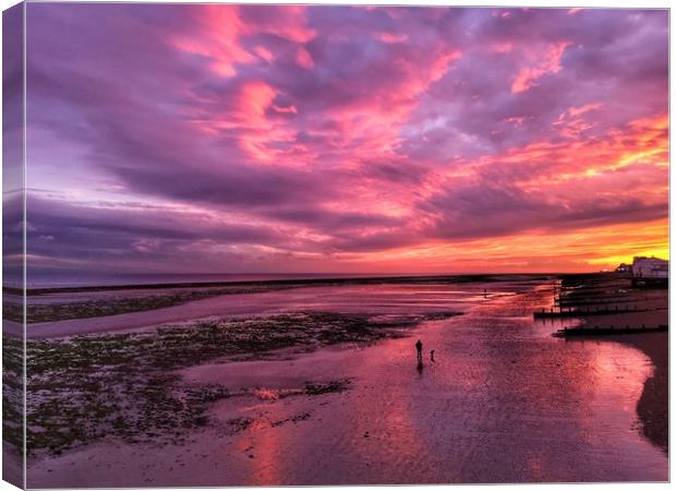 Autumn sunset over Worthing beach Canvas Print by Carolyn Brown-Felpts
