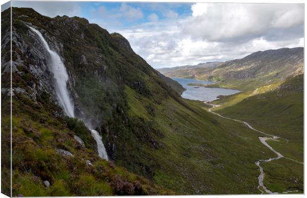 Eas a' Chual Aluinn Waterfall Canvas Print by Derek Beattie