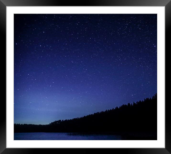Night sky Finland Framed Mounted Print by Alan Humphreys