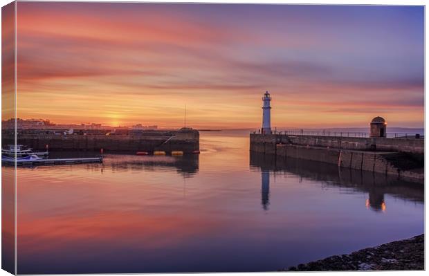 Newhaven lighthouse at dusk Canvas Print by Miles Gray