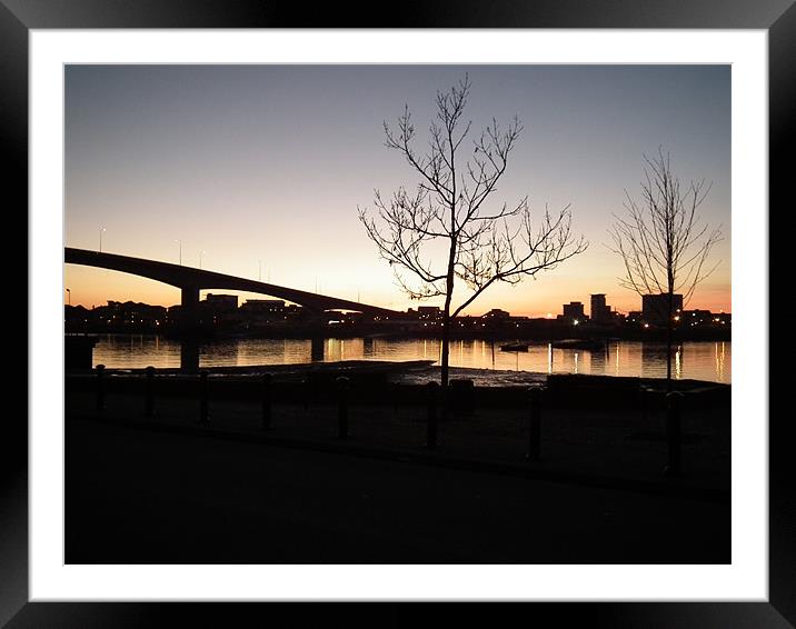 Sunset beyond the Itchen Bridge Framed Mounted Print by kelly Draper