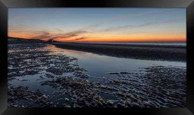 Last colours of sunset on Brancaster beach Framed Print by Gary Pearson