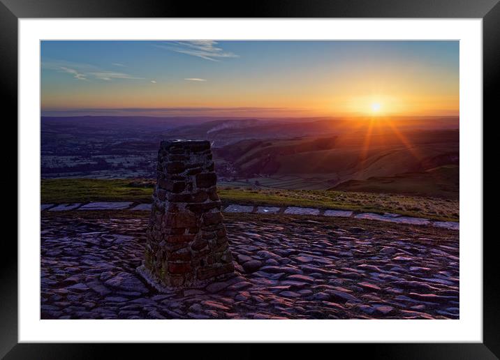 Mam Tor Sunrise                                Framed Mounted Print by Darren Galpin