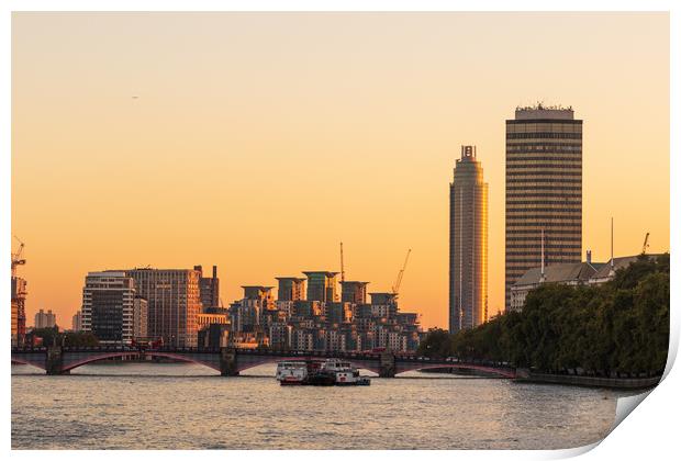 London at sunrise  Print by chris smith