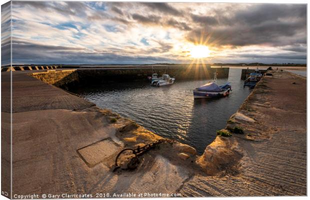 Last light at Beadnell Canvas Print by Gary Clarricoates