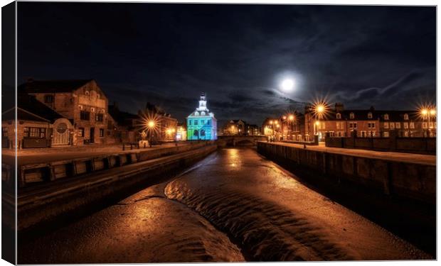 Moonrise over the old customs house and King’s Lyn Canvas Print by Gary Pearson