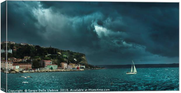 The thunderstorm on the sea Canvas Print by Sergio Delle Vedove