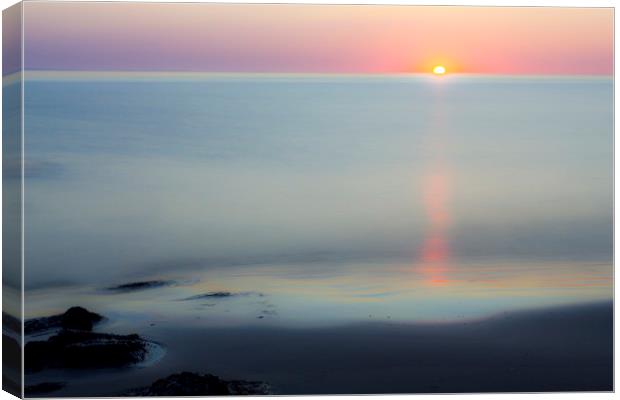 Sunset at Killantringan Beach Canvas Print by Derek Beattie