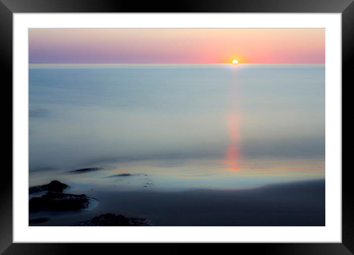 Sunset at Killantringan Beach Framed Mounted Print by Derek Beattie
