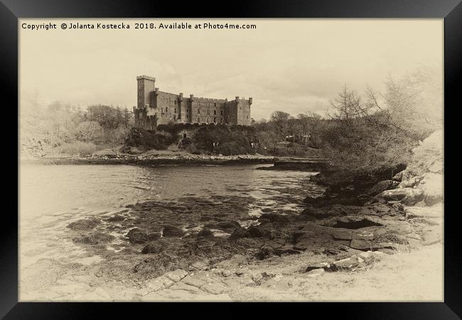 Dunvegan castle, Isle of Skye Framed Print by Jolanta Kostecka