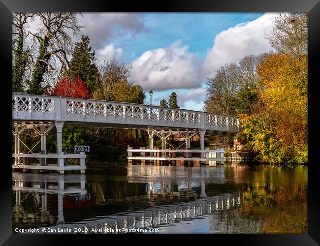 Autumn Colours At Whitchurch Bridge Framed Print by Ian Lewis