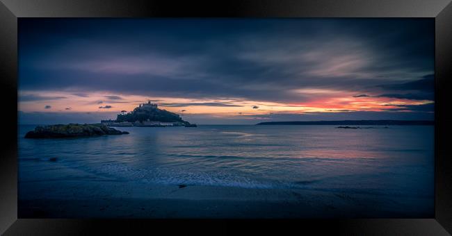 st michaels mount at sunset Framed Print by craig parkes