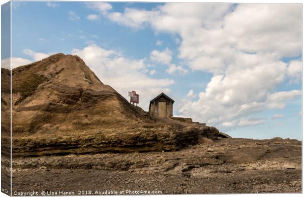 Hut, Filey Brigg, Filey, North Yorkshire Canvas Print by Lisa Hands