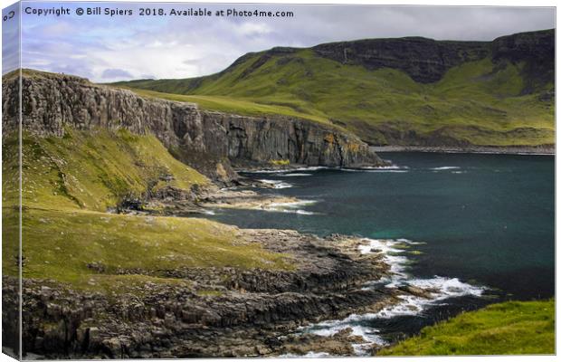 Moonen Bay, Isle of Skye Canvas Print by Bill Spiers