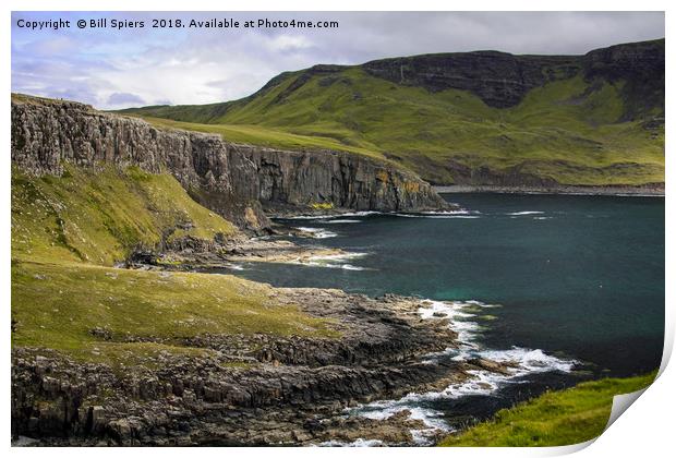Moonen Bay, Isle of Skye Print by Bill Spiers