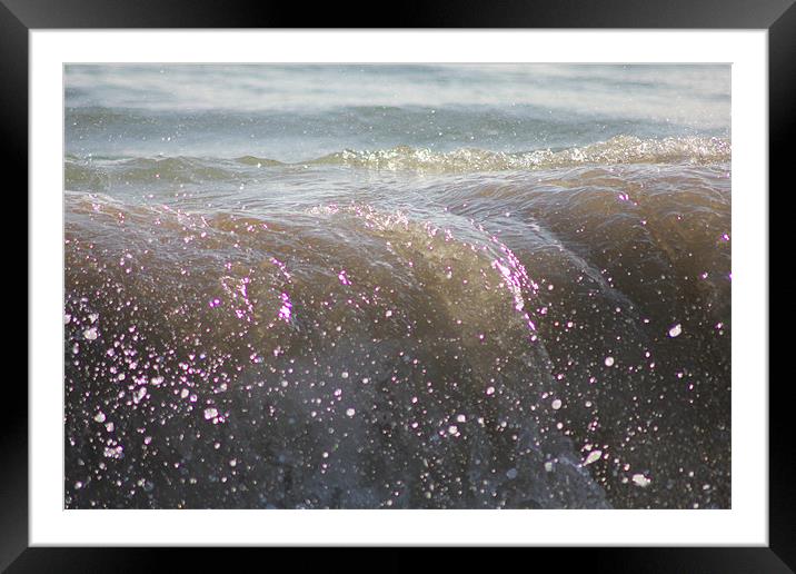 Jellyfish Wave Framed Mounted Print by kelly Draper