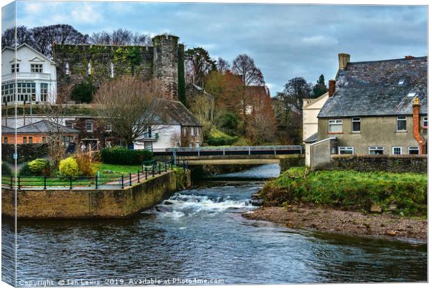 The Castle At Brecon Canvas Print by Ian Lewis