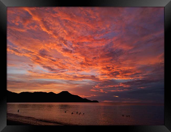 Costa Rica Sunset Framed Print by mark humpage