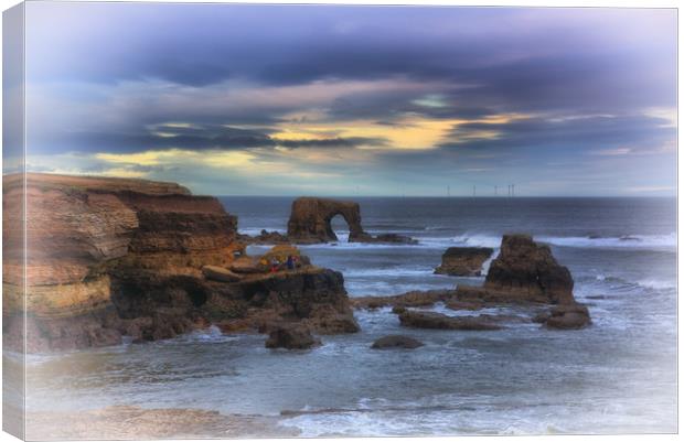 "Whitburn arch                                     Canvas Print by kevin wise