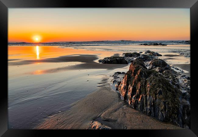 Warming the rocks Framed Print by Eric Pearce AWPF
