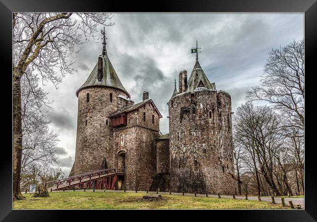 Castle Coch Framed Print by paul holt