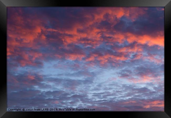 Dramatic pink sunset cloudscape 72 Framed Print by Simon Bratt LRPS