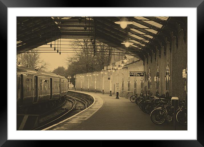Windsor train station Framed Mounted Print by Doug McRae