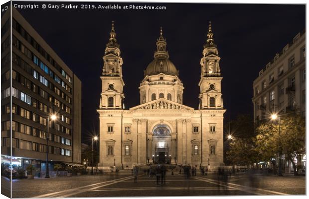 St. Stephen's Basilica, in Budapest, lit up Canvas Print by Gary Parker