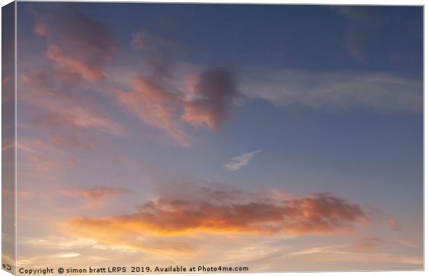 Sunset sky and pink clouds 428 Canvas Print by Simon Bratt LRPS