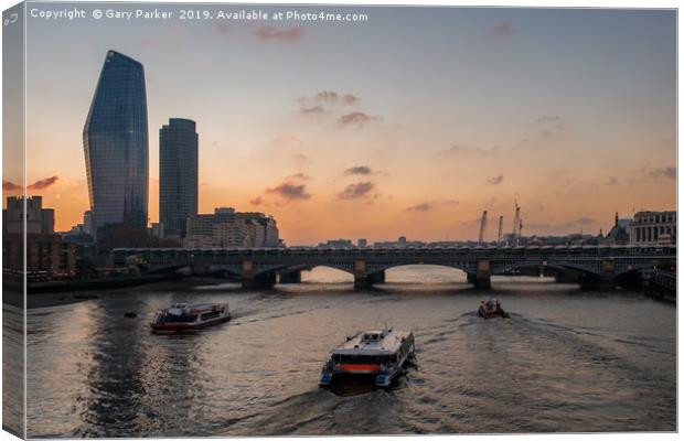 Sunset over the river Thames, London Canvas Print by Gary Parker
