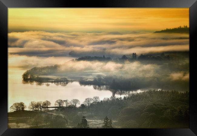 lakeland mists Framed Print by Robert Fielding