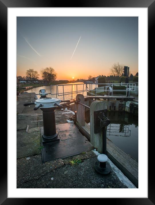 Torksey lock  Framed Mounted Print by Jason Thompson