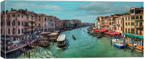 Canale Grande  Canvas Print by Colin Metcalf