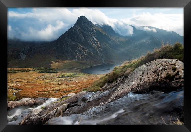 Towards Tryfan Framed Print by carl barbour canvas
