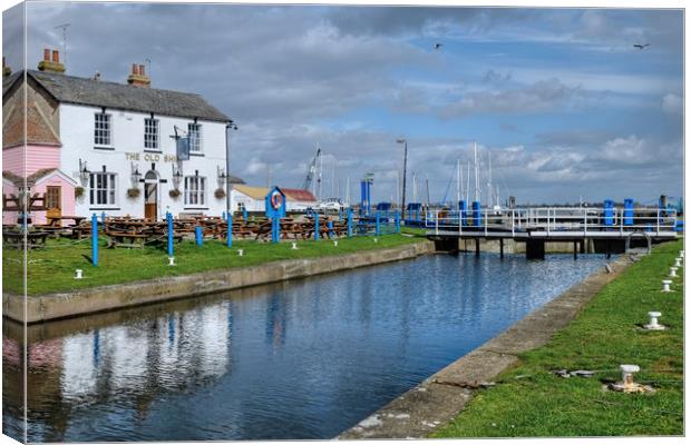 Heybridge  Lock Canvas Print by Diana Mower