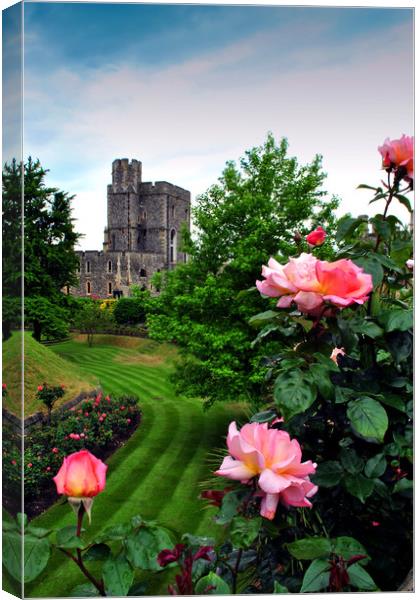 Windsor Castle Home To The Queen Berkshire Canvas Print by Andy Evans Photos