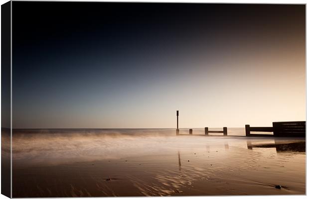 Retro tide Canvas Print by Simon Wrigglesworth