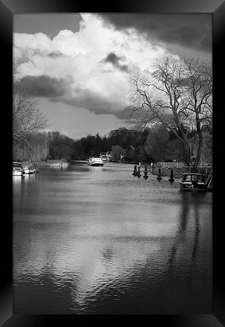 View up Thames from Streatley Bridge  Framed Print by Joyce Storey