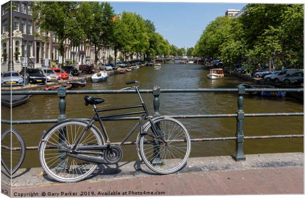 A single bicycle in Amsterdam Canvas Print by Gary Parker