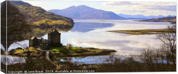 Majestic Eilean Donan Castle in the Scottish Highl Canvas Print by Jane Braat