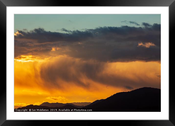 Western Sunset Framed Mounted Print by Ian Middleton