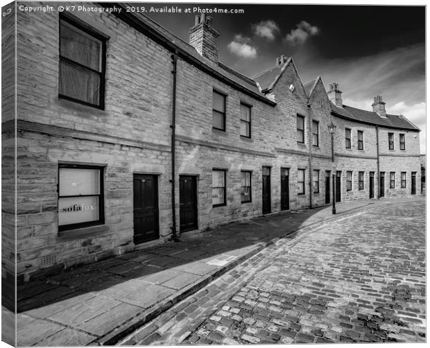 The Coal Merchants Offices, Victoria Quays  Canvas Print by K7 Photography