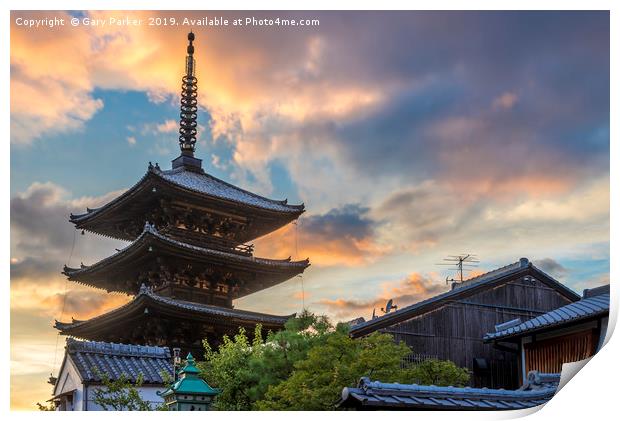 A Japanese pagoda, in Kyoto  Print by Gary Parker