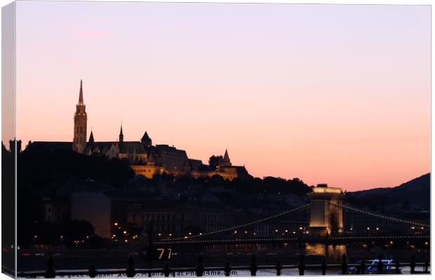 twilight over Fishermans Bastion and chain bridge  Canvas Print by goce risteski