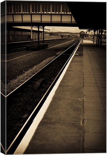 Where's me train?.... Canvas Print by S Fierros