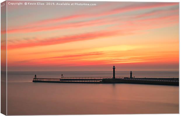 WHITBY LIGHTHOUSE Canvas Print by Kevin Elias