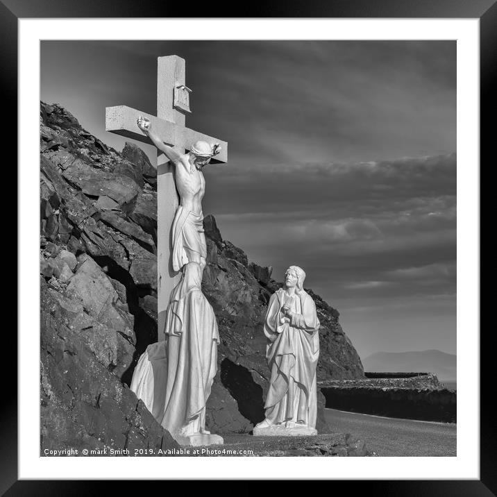Statue of the Crucifixion, Slea Head Drive  Framed Mounted Print by mark Smith