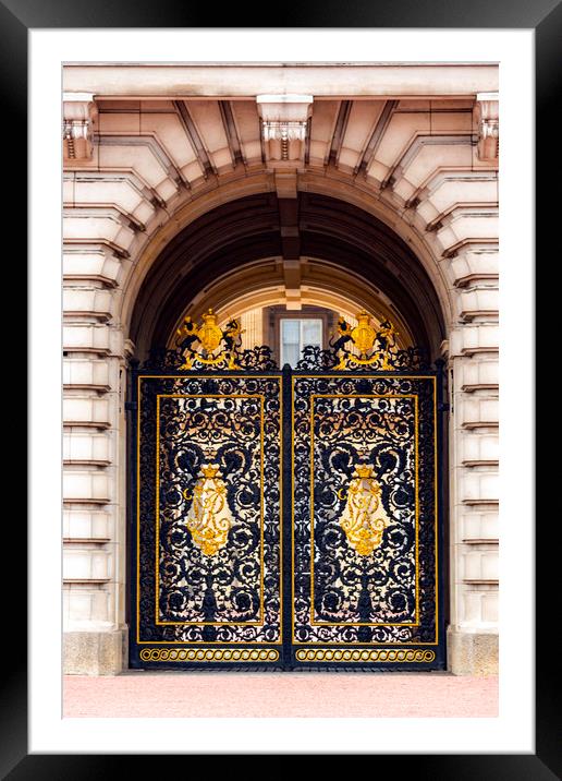Gate to Buckingham Palace Framed Mounted Print by Svetlana Sewell