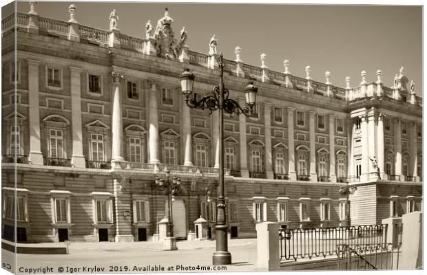 Royal palace in Madrid Canvas Print by Igor Krylov