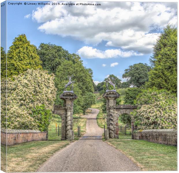 A country House Gateway Canvas Print by Linsey Williams